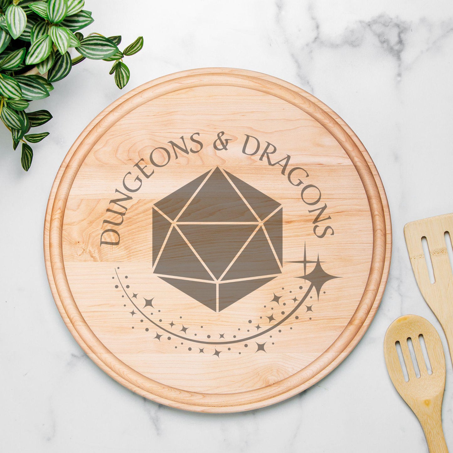 Gaming Charcuterie d20 Decorative Board, DND Platter Gift, D&D d20 Engraved Board, Wooden DND Platter, dnd Cutting Board