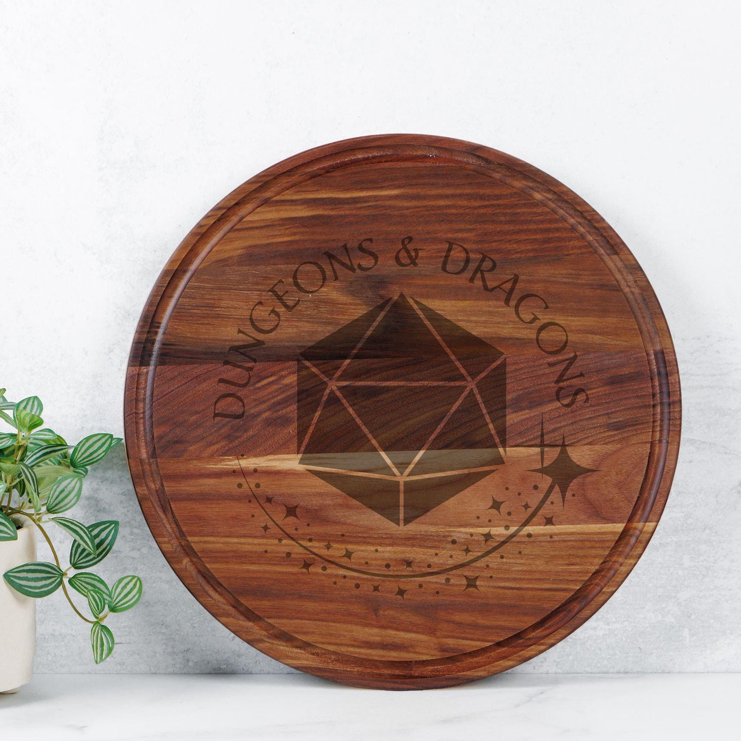 Gaming Charcuterie d20 Decorative Board, DND Platter Gift, D&D d20 Engraved Board, Wooden DND Platter, dnd Cutting Board