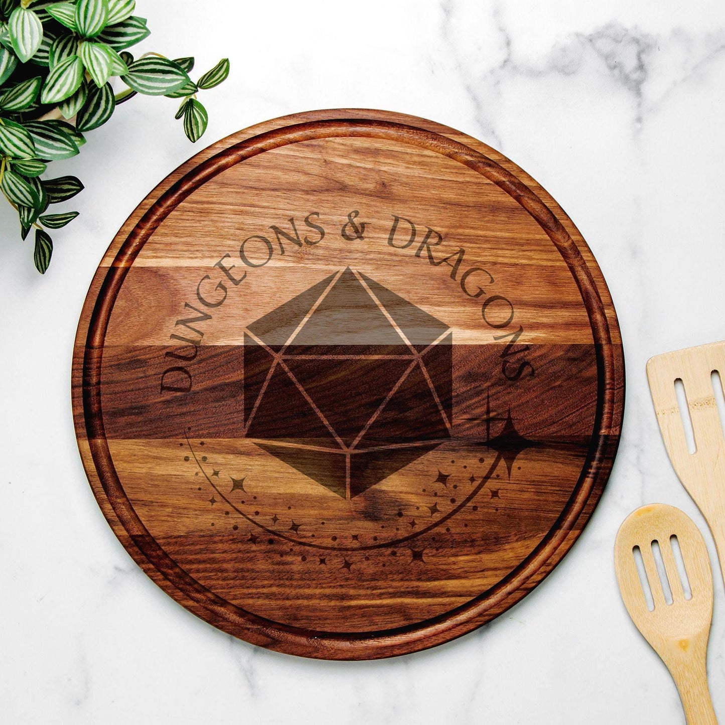 Gaming Charcuterie d20 Decorative Board, DND Platter Gift, D&D d20 Engraved Board, Wooden DND Platter, dnd Cutting Board